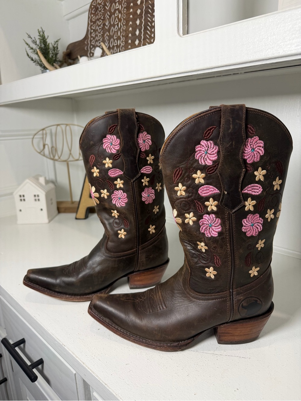 Big Bull Womens 7.5 Vintage Brown Leather Floral Embroidered Cowboy Boots